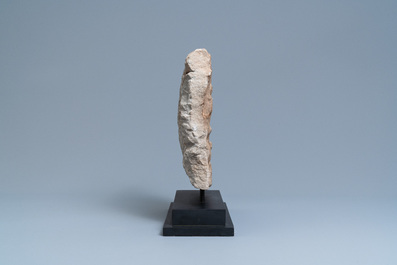 Une t&ecirc;te de Mahakala en pierre sculpt&eacute;e de style Khmer, Cambodge, 15&egrave;me ou apr&egrave;s