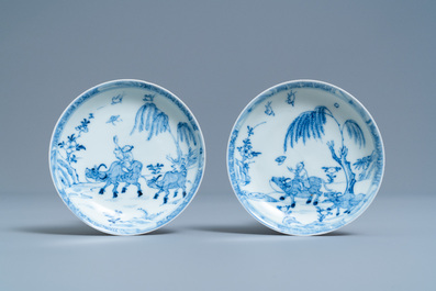 A pair of Chinese blue and white cups and saucers, Ca Mau shipwreck, Kangxi/Yongzheng