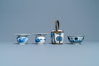 Eleven Chinese blue and white Vietnamese market 'Bleu de Hue' wares, 18/19th C.