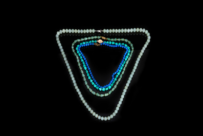 Quatre colliers en jade, lapis lazuli et turquoise, Chine, 19/20&egrave;me