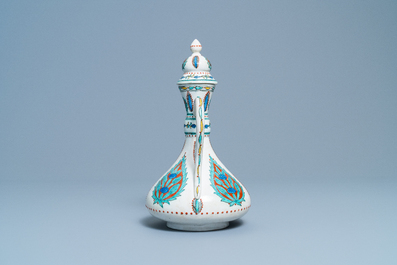 Een Iznik-stijl dekselkan, Samson, Parijs, 19e eeuw