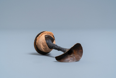 A Chinese blue and white Vietnamese market 'Bleu de Hue' water pipe, 19th C.