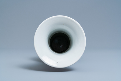 A Chinese qianjiang cai yenyen vase, 19th C.