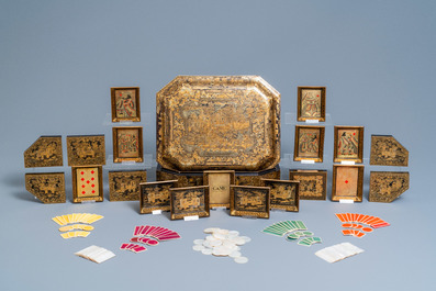 Une bo&icirc;te &agrave; jeux et ses accessoires en laque de Chine partiellement dor&eacute;e et nacre, Canton, 19&egrave;me