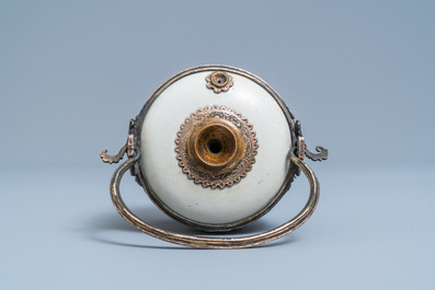 A Chinese blue and white Vietnamese market 'Bleu de Hue' water pipe, 19th C.