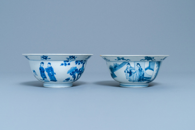 Twee Chinese blauw-witte klapmuts kommen, Kangxi