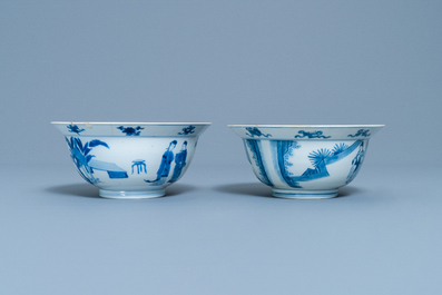 Twee Chinese blauw-witte klapmuts kommen, Kangxi