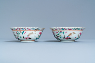 Un service de 56 pi&egrave;ces en porcelaine de Chine famille rose pour le march&eacute; Straits ou Peranakan, 19&egrave;me