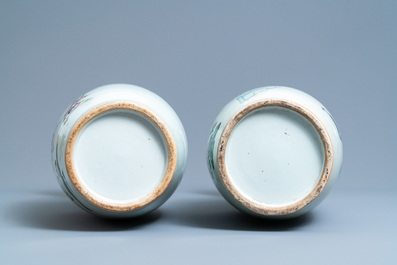 Deux vases en porcelaine de Chine famille rose, 19/20&egrave;me