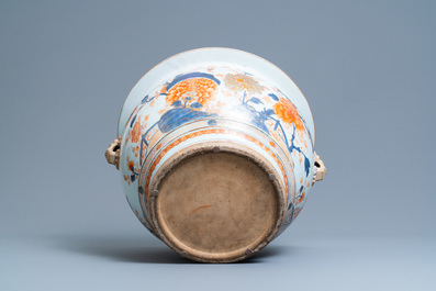 A large Chinese Imari-style fish bowl, Kangxi