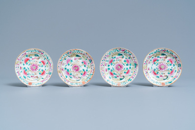 Un service de 56 pi&egrave;ces en porcelaine de Chine famille rose pour le march&eacute; Straits ou Peranakan, 19&egrave;me