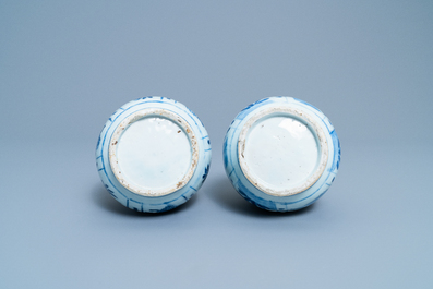 A pair of Chinese blue and white garlic-mouth bottle vases, Wanli
