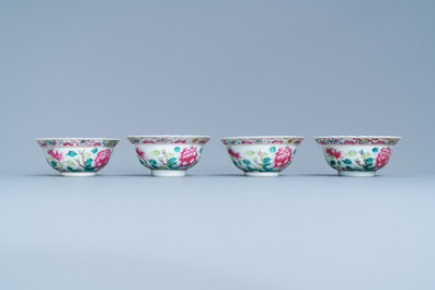 Un service de 56 pi&egrave;ces en porcelaine de Chine famille rose pour le march&eacute; Straits ou Peranakan, 19&egrave;me