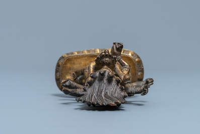 Een Sino-Tibetaanse vergulde bronzen figuur van Hayagriva, 18/19e eeuw