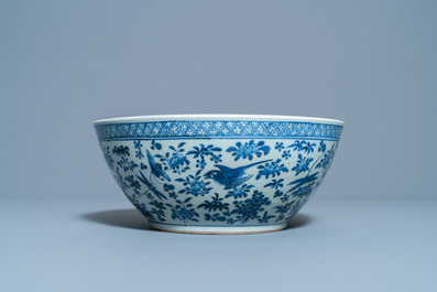Two Chinese qianjiang cai hat stands and a blue and white bowl, 19/20th C.