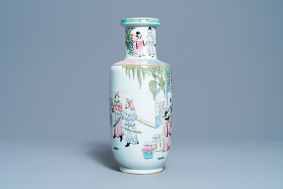 Een Chinese famille rose rouleau vaas, 19/20e eeuw