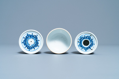 Two Chinese blue and white pounce pots and a bowl, Kangxi