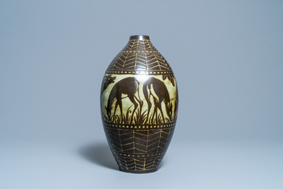 Charles Catteau pour Boch Fr&egrave;res K&eacute;ramis: un grand vase en gr&egrave;s &agrave; d&eacute;cor de biches, vers 1930