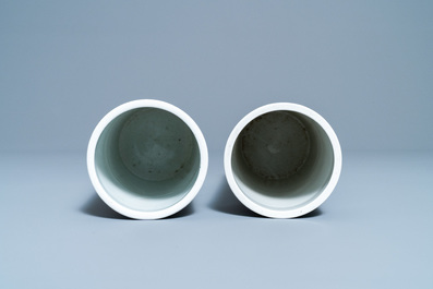 Two Chinese qianjiang cai hat stands and a blue and white bowl, 19/20th C.