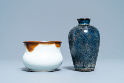 A varied collection of four monochrome Chinese and Japanese vases and a censer, 19/20th C.
