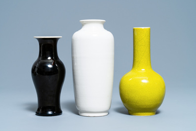A varied collection of four monochrome Chinese and Japanese vases and a censer, 19/20th C.
