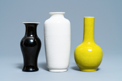 A varied collection of four monochrome Chinese and Japanese vases and a censer, 19/20th C.