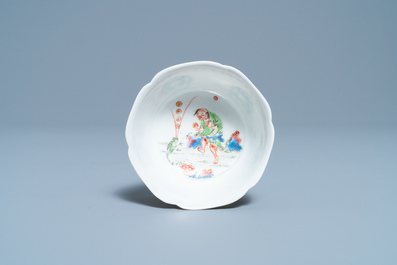 Une tasse et soucoupe en porcelaine de Chine famille rose &agrave; d&eacute;cor de Liu Hai, Yongzheng