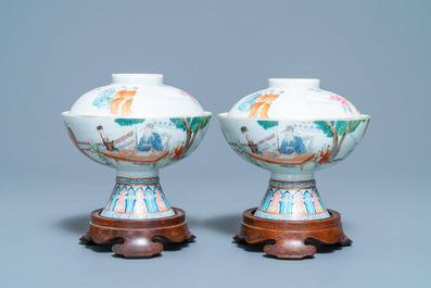 Een paar Chinese famille rose dekselkommen, Jiaqing merk en periode