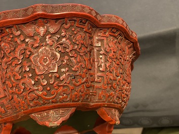 Une jardini&egrave;re en laque rouge, Chine, Yongzheng/Qianlong