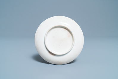 Deux bols et une coupe en porcelaine de style Kakiemon, Japon, Edo