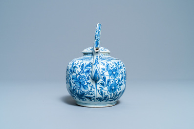 A Chinese blue and white wine ewer and cover, Wanli