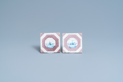 22 blauw-witte en mangane Delftse tegels, 17/18e eeuw