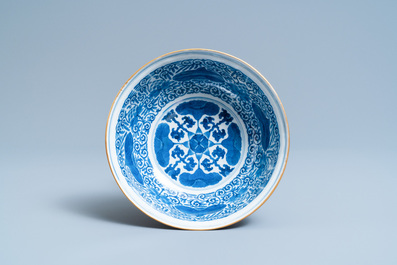 A Chinese famille rose bowl with floral design, Yongzheng mark, 19/20th C.