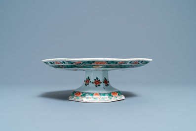 A Chinese octagonal famille verte tazza, Kangxi
