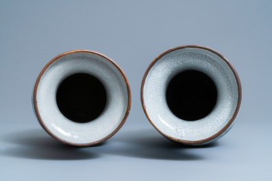 A pair of Chinese blue and white Nanking crackle-glazed vases, 19th C.