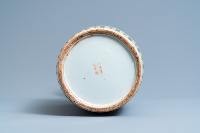 A Chinese famille verte rouleau vase, 19th C.