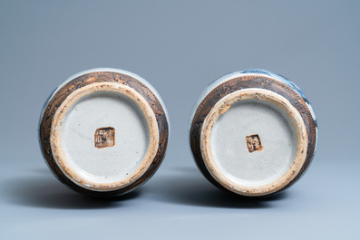A pair of Chinese blue and white Nanking crackle-glazed vases, 19th C.