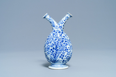 A Chinese blue and white two-spouted oil and vinegar bottle, Kangxi