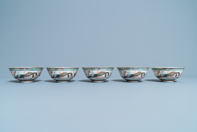 Cinq bols en porcelaine de Chine famille rose &agrave; d&eacute;cor de dragons et de ph&eacute;nix, marque et &eacute;poque de Guangxu