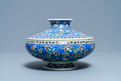 Een Iznik-stijl dekselkom, Samson, Parijs, 19e eeuw