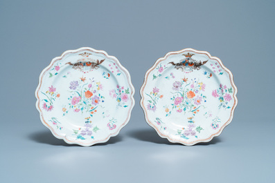 Een paar Chinese famille rose wapenborden voor de Deense markt, Qianlong