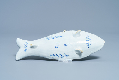A pair of Dutch Delft blue and white 'herring' dishes, 18th C.