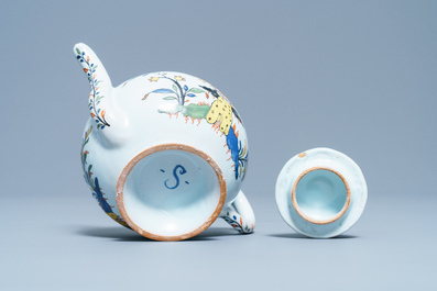 Une th&eacute;i&egrave;re couverte en fa&iuml;ence polychrome de Sinceny, France, 18&egrave;me