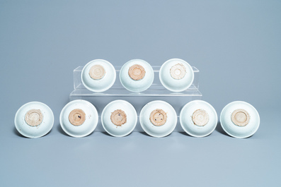 Seventeen Chinese blue and white 'cabbage' bowls, Transitional period