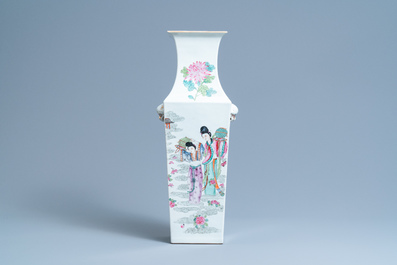 Twee Chinese famille rose vazen, 19/20e eeuw