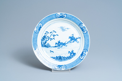 Un service en porcelaine de Chine en bleu et blanc &agrave; d&eacute;cor de sc&egrave;nes de chasse, 18/19&egrave;me