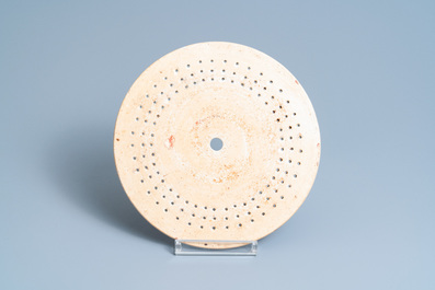 Un service en porcelaine de Chine en bleu et blanc &agrave; d&eacute;cor de sc&egrave;nes de chasse, 18/19&egrave;me