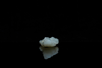 Une figure de 'Shou Lao &agrave; l'enfant' en jade sculpt&eacute;, Chine, 18&egrave;me
