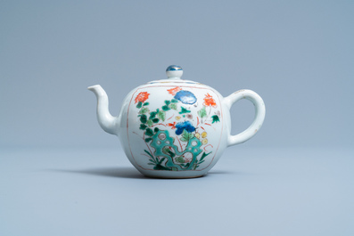 A Chinese famille verte teapot with a bird on a blossoming branch, Kangxi