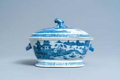 A composite 25-piece Chinese blue and white service, Qianlong